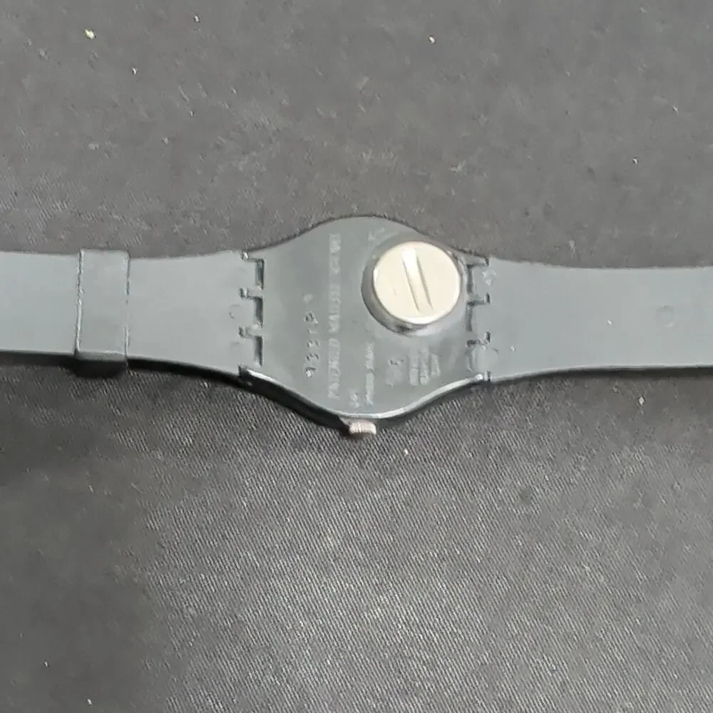 Unisex Vintage Swatch GB-119 Swiss Made 30mm Case 7.5